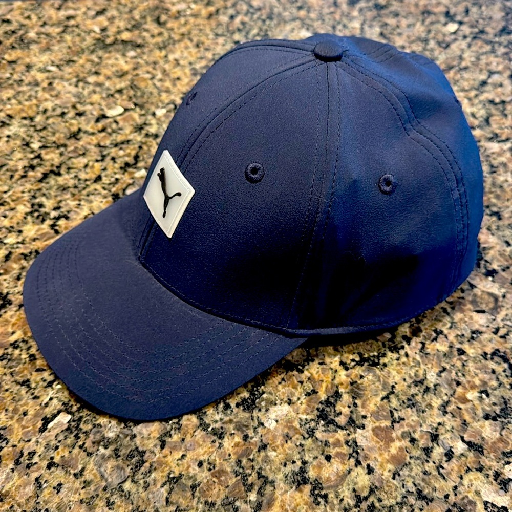 Puma stretch fitted hat!